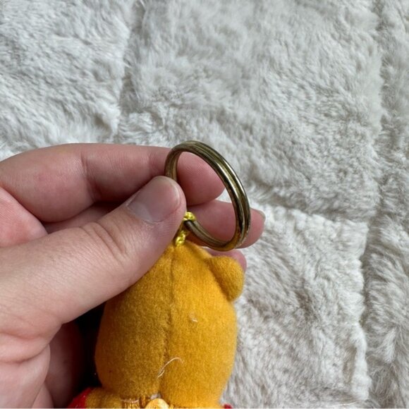 Disney | Y2K 90's Winnie The Pooh Keychain - Picture 8 of 9